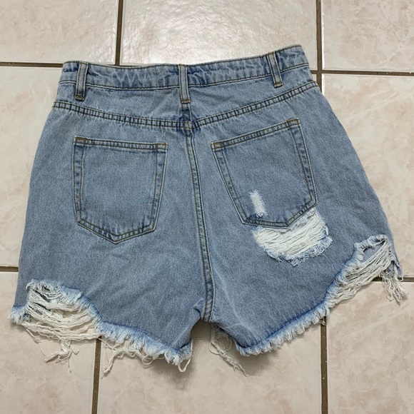 NWT MISSGUIDED Light Blue Extreme Rip Hem High Waist Denim Shorts Sz 6 G1805989 - Picture 9 of 15